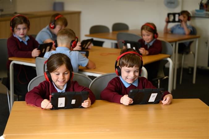 Neasden-97.jpg Neasden-97.jpg