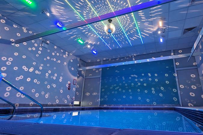 Disco_Ball_Pool_PXL_20231108_091355463.jpg