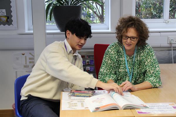 6TH_FORM_MENTOR_2022_1012.3000px.jpg