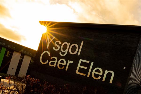 Ysgol Caer Elen