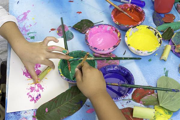 Painting_leafs_during_art_class.jpg