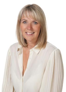 Laura Vose Headshot.jpg