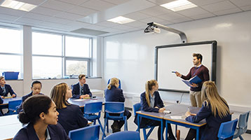 4 Tips for Teaching Business Skills to Secondary School Students